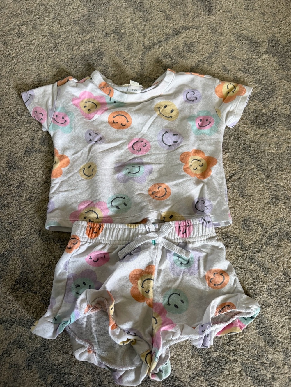 Derek Heart White Floral Smiley Short Matching Set in Pastel Colors